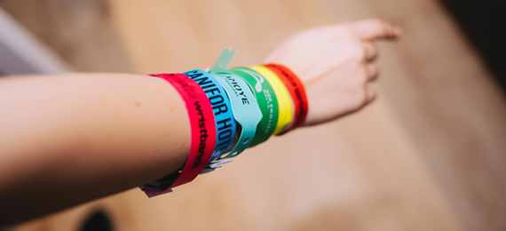Gepersonaliseerde vinyl polsbandjes